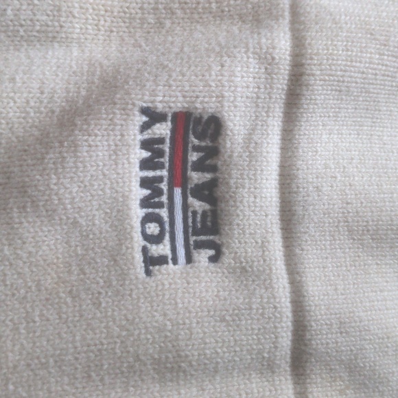 Tommy Hilfiger Vintages Designer Sweatshirt $48 OBO - Picture 2 of 9